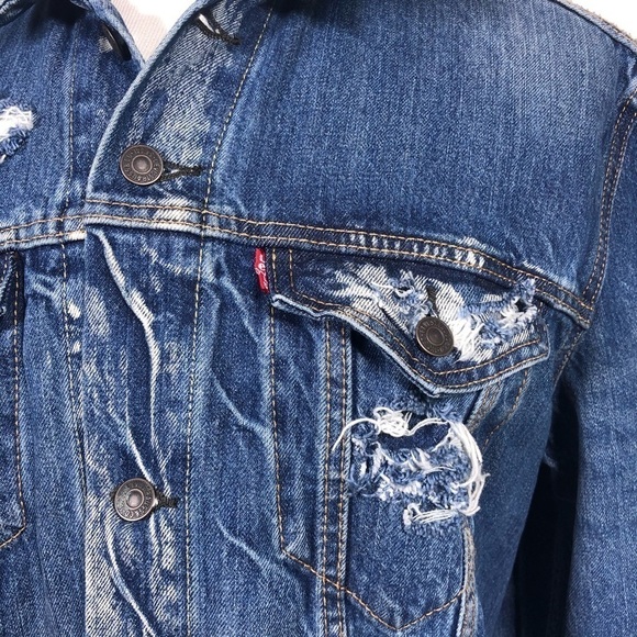 LEVI’S Distressed Trucker Denim Jean Jacket - Picture 6 of 14